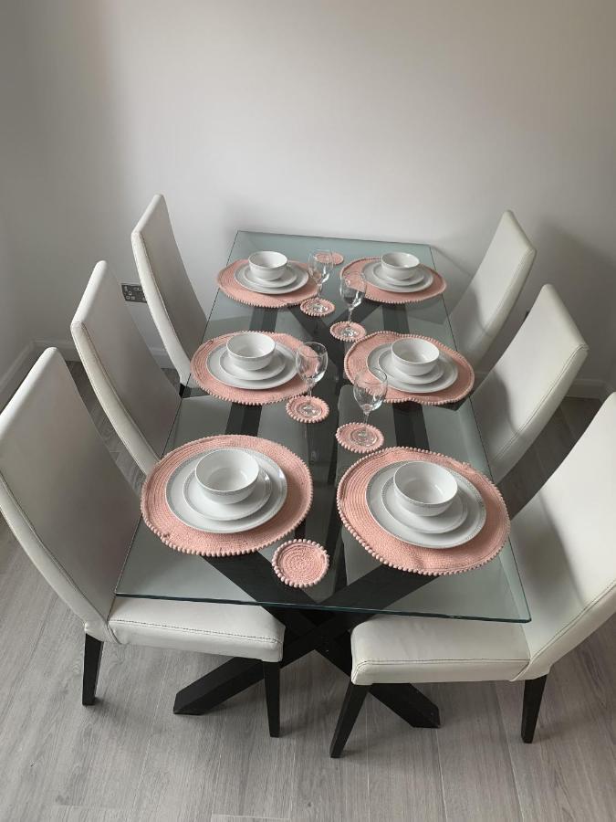 Crowthorne House, Beautiful 3 Bedroom Home For Upto 8 Guests, With Sofa Bed Cul-De-Sac With Private Driveway Nottingham Esterno foto