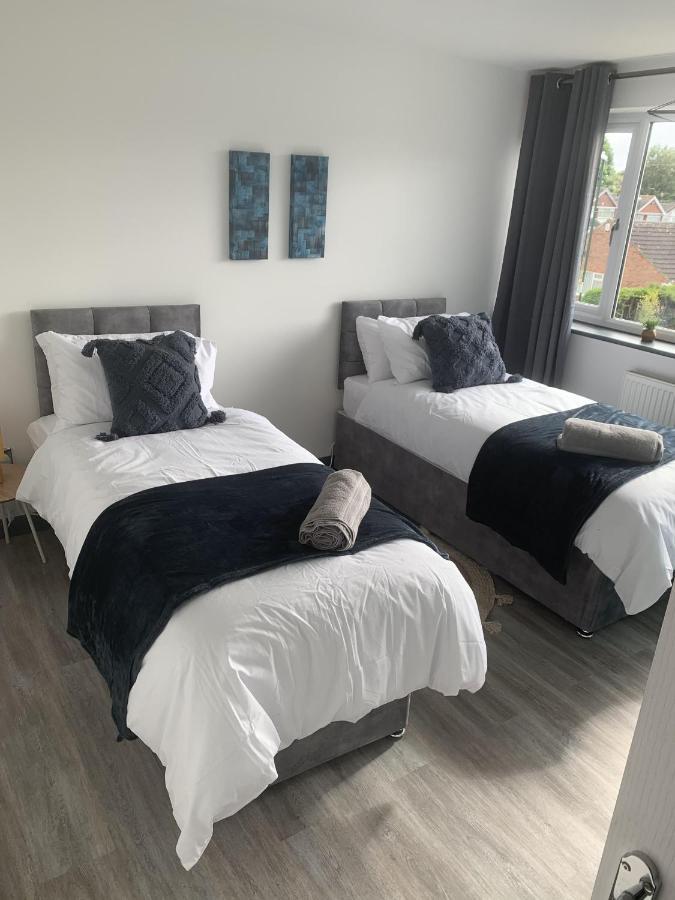 Crowthorne House, Beautiful 3 Bedroom Home For Upto 8 Guests, With Sofa Bed Cul-De-Sac With Private Driveway Nottingham Esterno foto