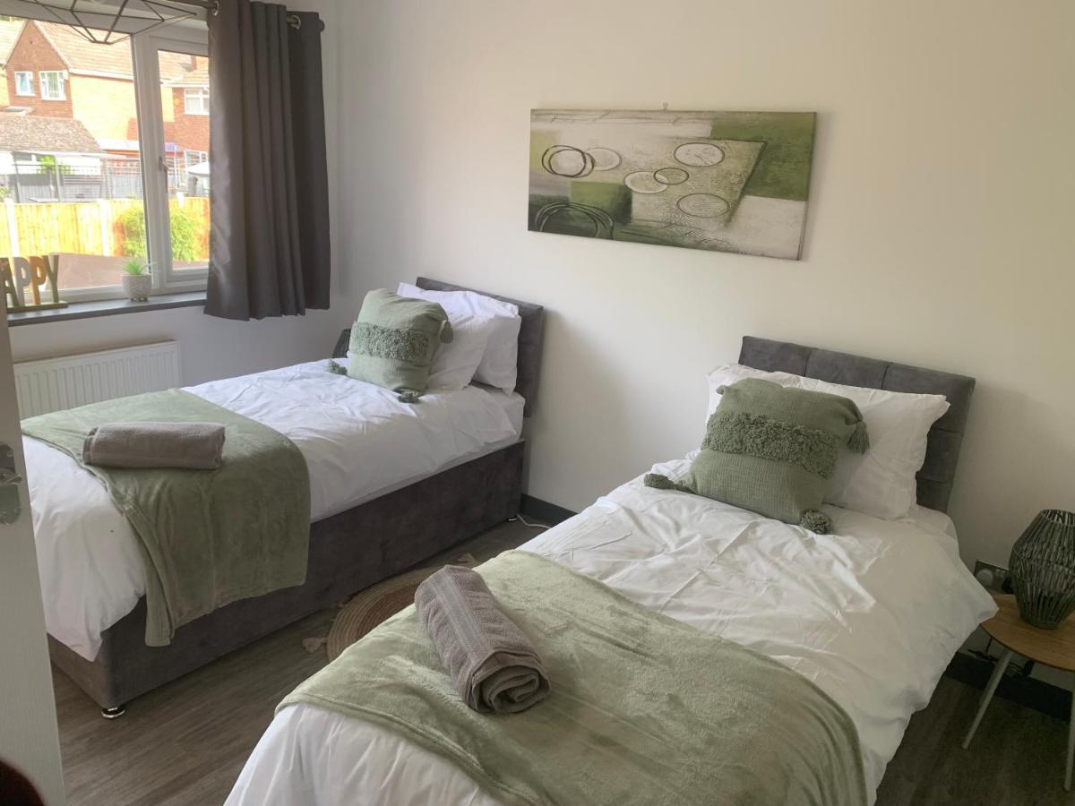 Crowthorne House, Beautiful 3 Bedroom Home For Upto 8 Guests, With Sofa Bed Cul-De-Sac With Private Driveway Nottingham Esterno foto