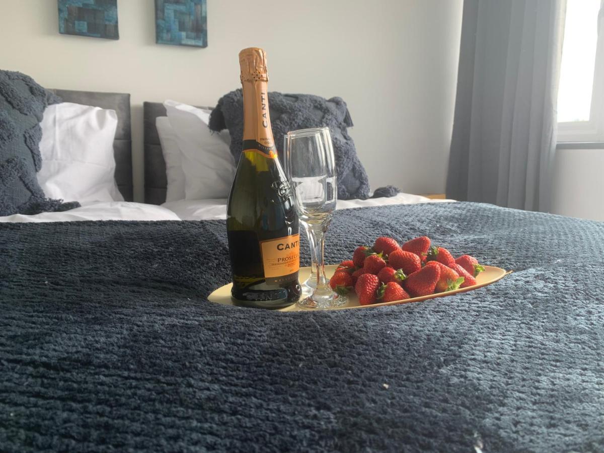 Crowthorne House, Beautiful 3 Bedroom Home For Upto 8 Guests, With Sofa Bed Cul-De-Sac With Private Driveway Nottingham Esterno foto