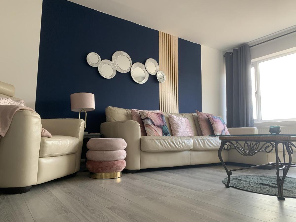Crowthorne House, Beautiful 3 Bedroom Home For Upto 8 Guests, With Sofa Bed Cul-De-Sac With Private Driveway Nottingham Esterno foto