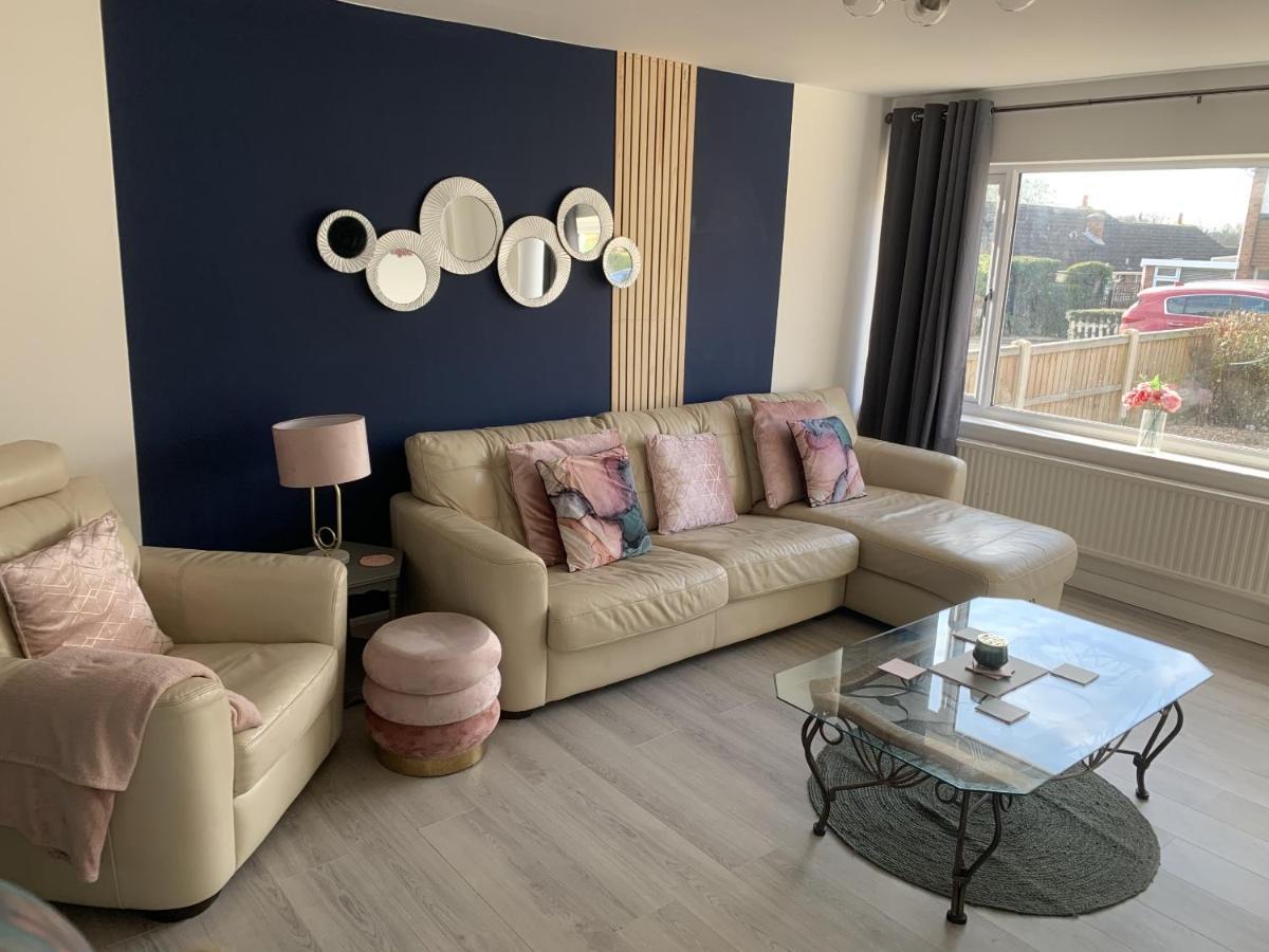 Crowthorne House, Beautiful 3 Bedroom Home For Upto 8 Guests, With Sofa Bed Cul-De-Sac With Private Driveway Nottingham Esterno foto